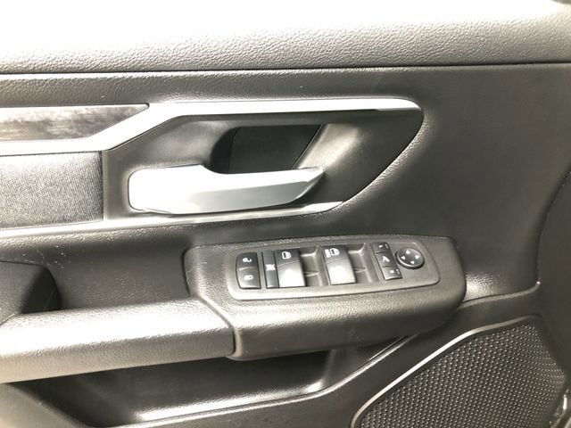 2022 RAM 1500 Big Horn Crew Cab 4x4 5'7" Box