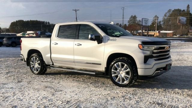 Used 2022 Chevrolet Silverado 1500 High Country with VIN 3GCUDJEL7NG517006 for sale in Hermantown, Minnesota