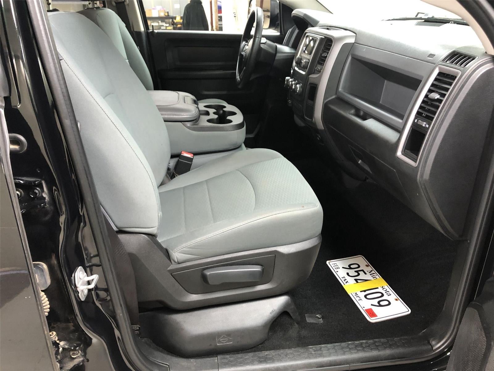 2017 RAM 1500 Tradesman Crew Cab 4x4 6'4" Box