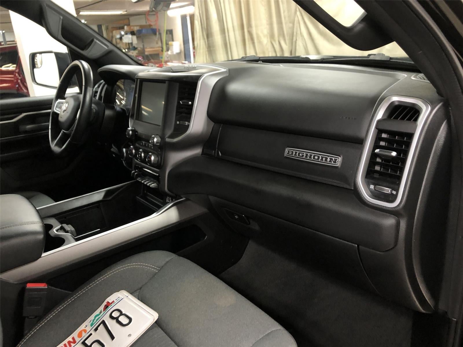 2022 RAM 1500 Big Horn Crew Cab 4x4 5'7" Box