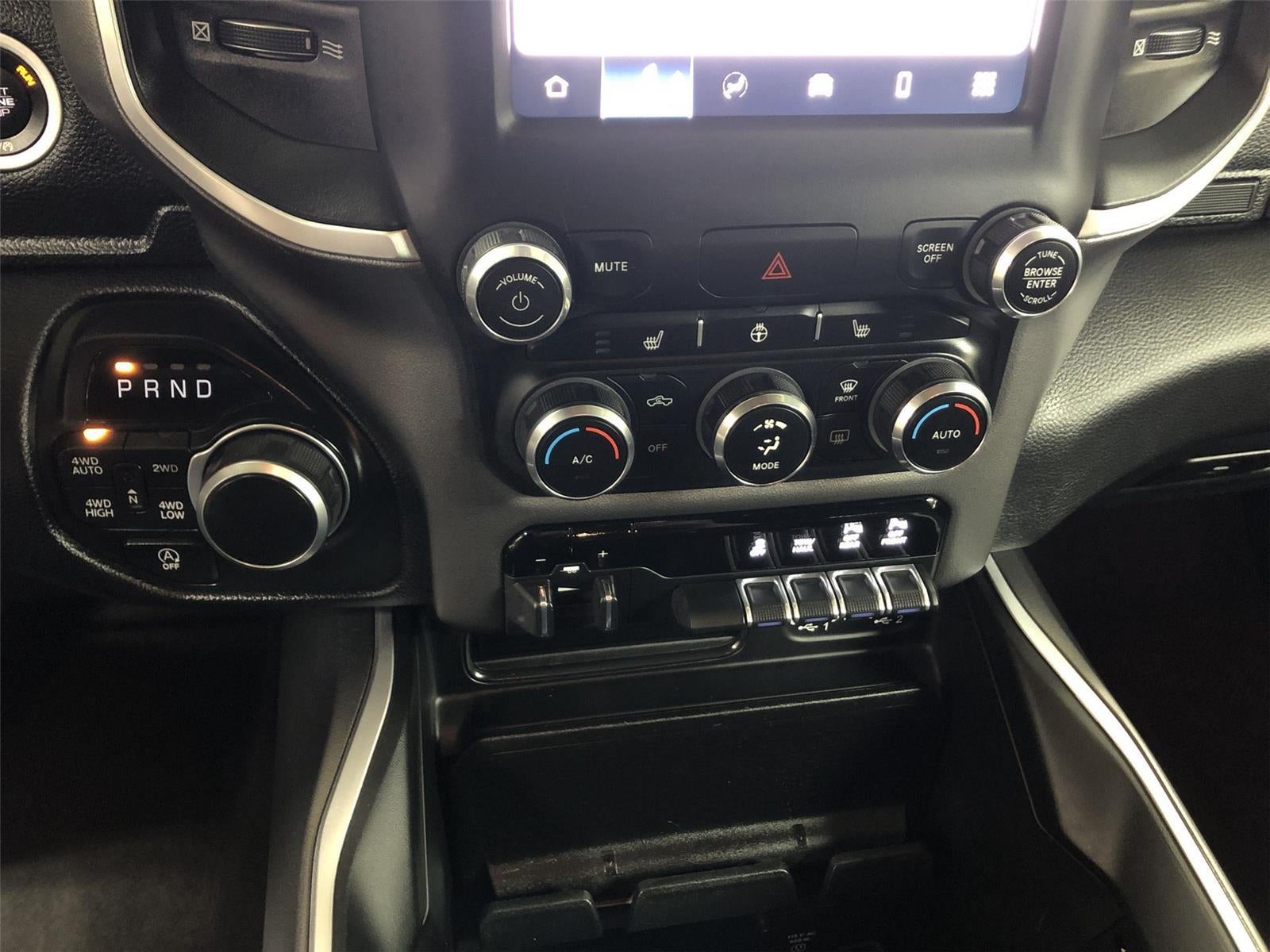 2022 RAM 1500 Big Horn Crew Cab 4x4 5'7" Box