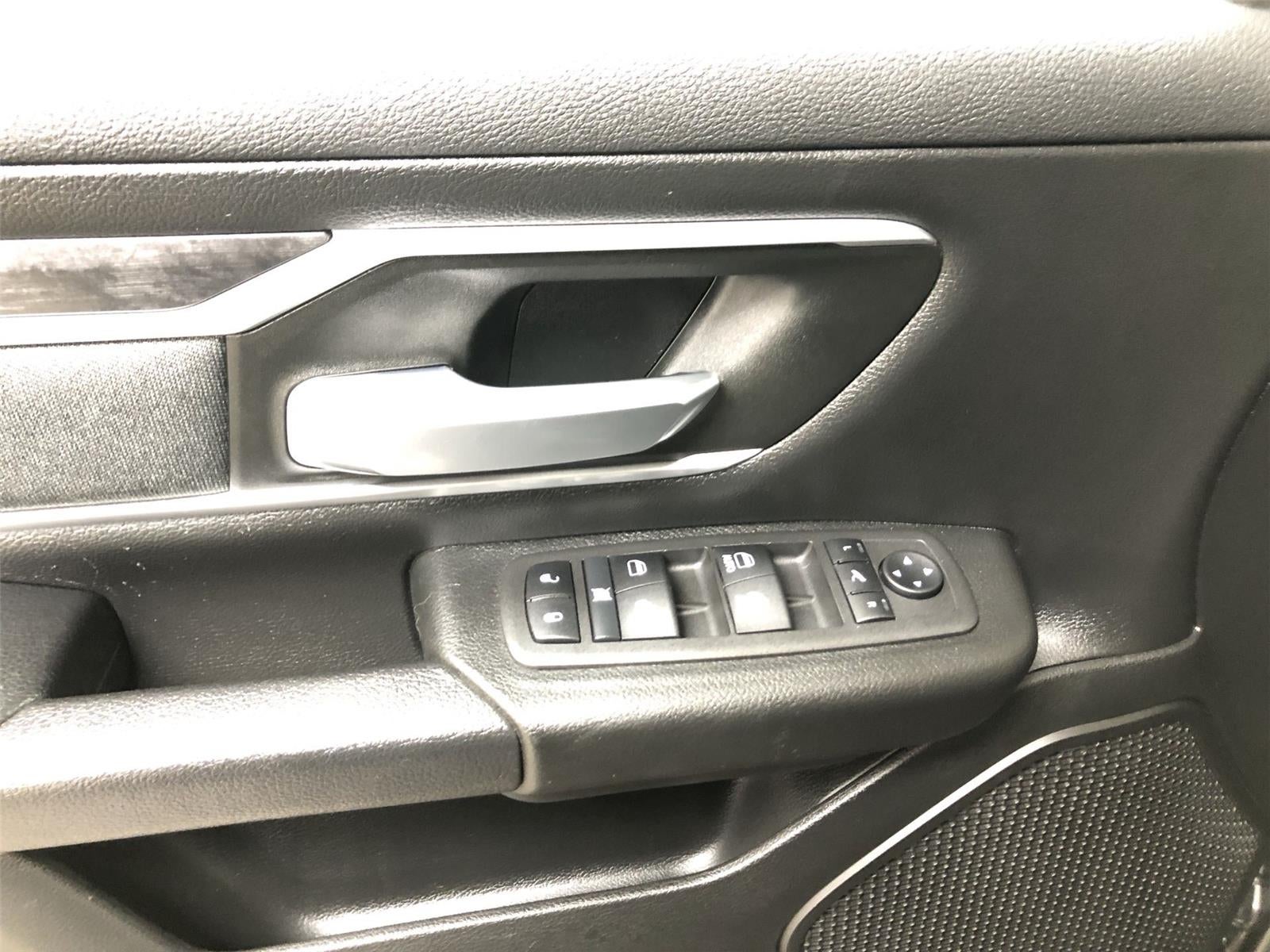 2022 RAM 1500 Big Horn Crew Cab 4x4 5'7" Box