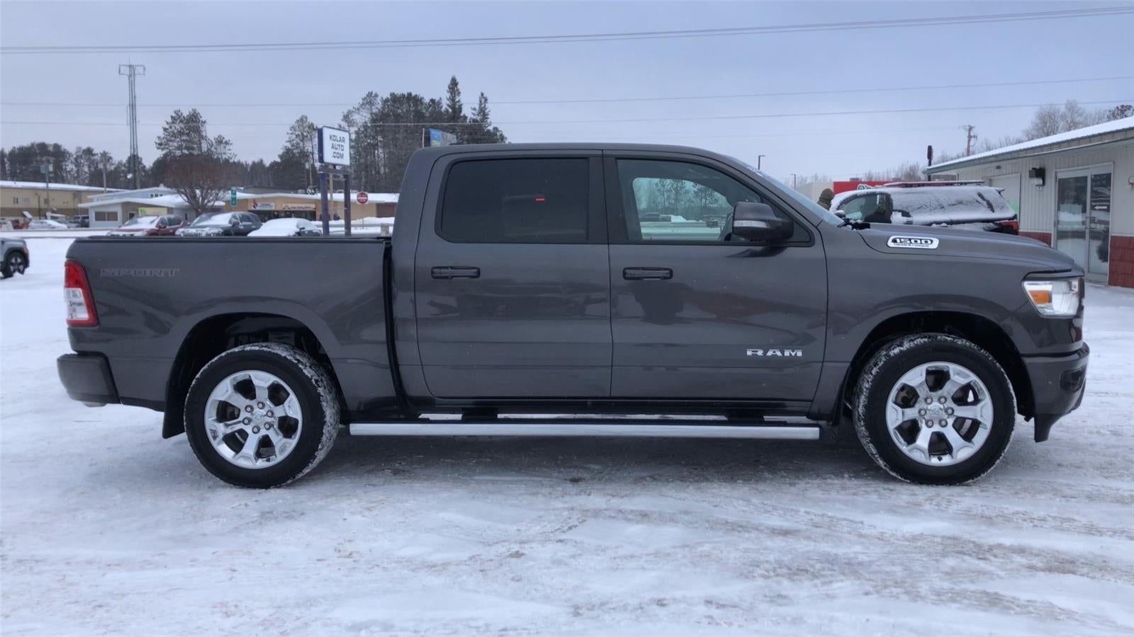 2022 RAM 1500 Big Horn Crew Cab 4x4 5'7" Box