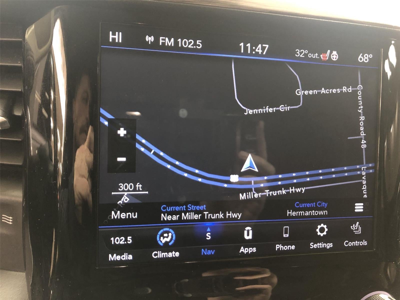2020 RAM 1500 Laramie Crew Cab 4x4 5'7" Box