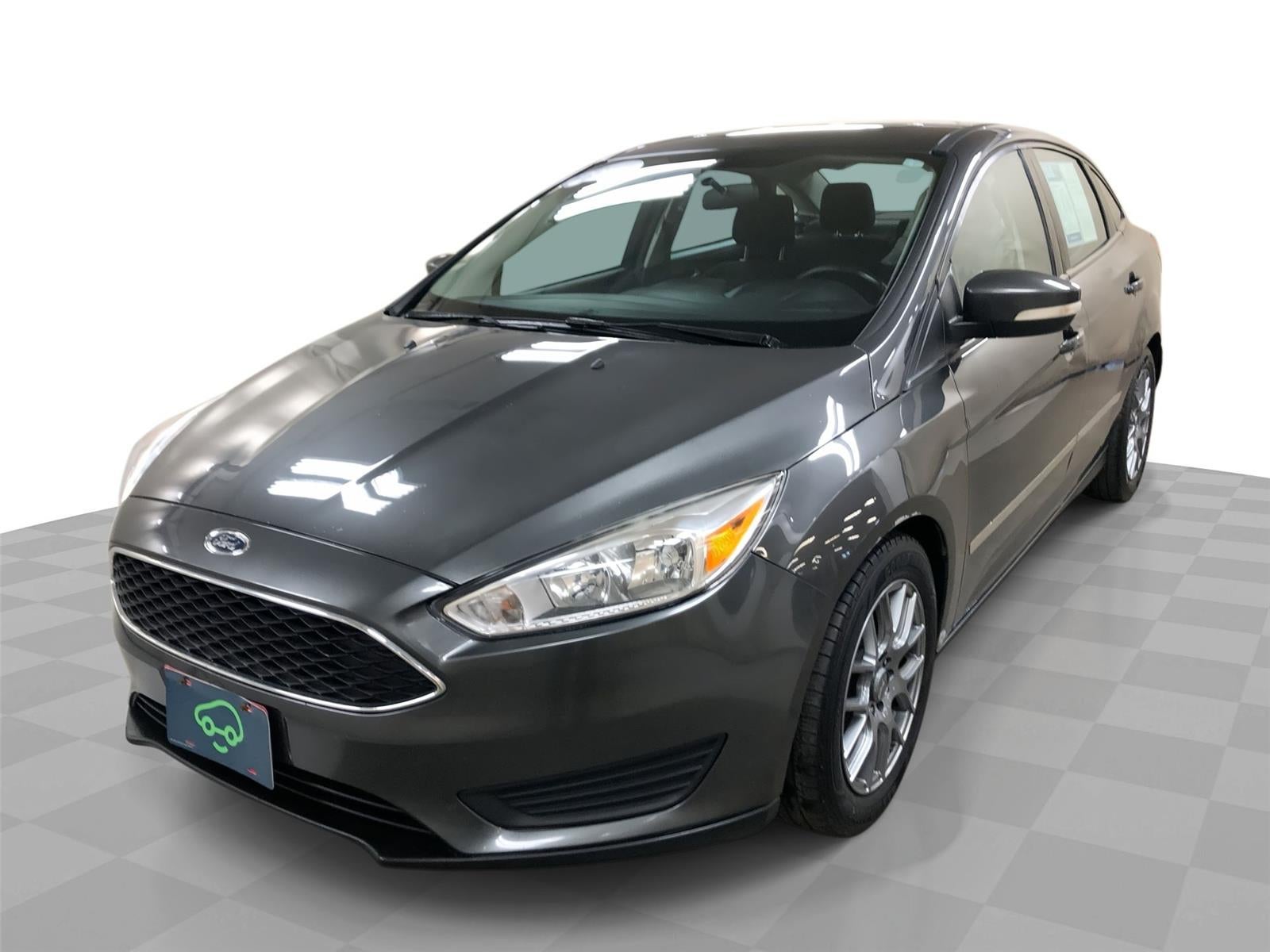 2018 Ford Focus Sedan SE's photo