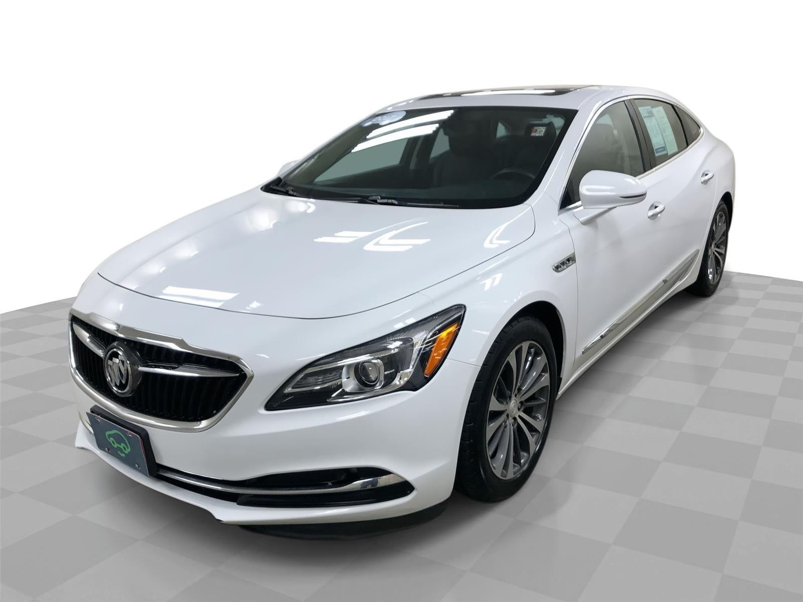 2017 Buick LaCrosse Essence's photo