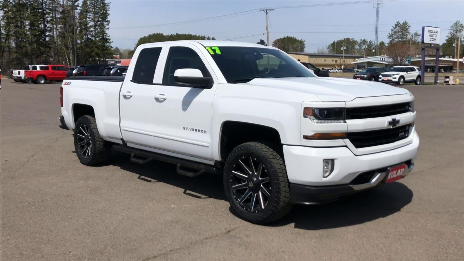 Used 2017 Chevrolet Silverado 1500 LT Z71 with VIN 1GCVKREC1HZ268747 for sale in Hermantown, Minnesota