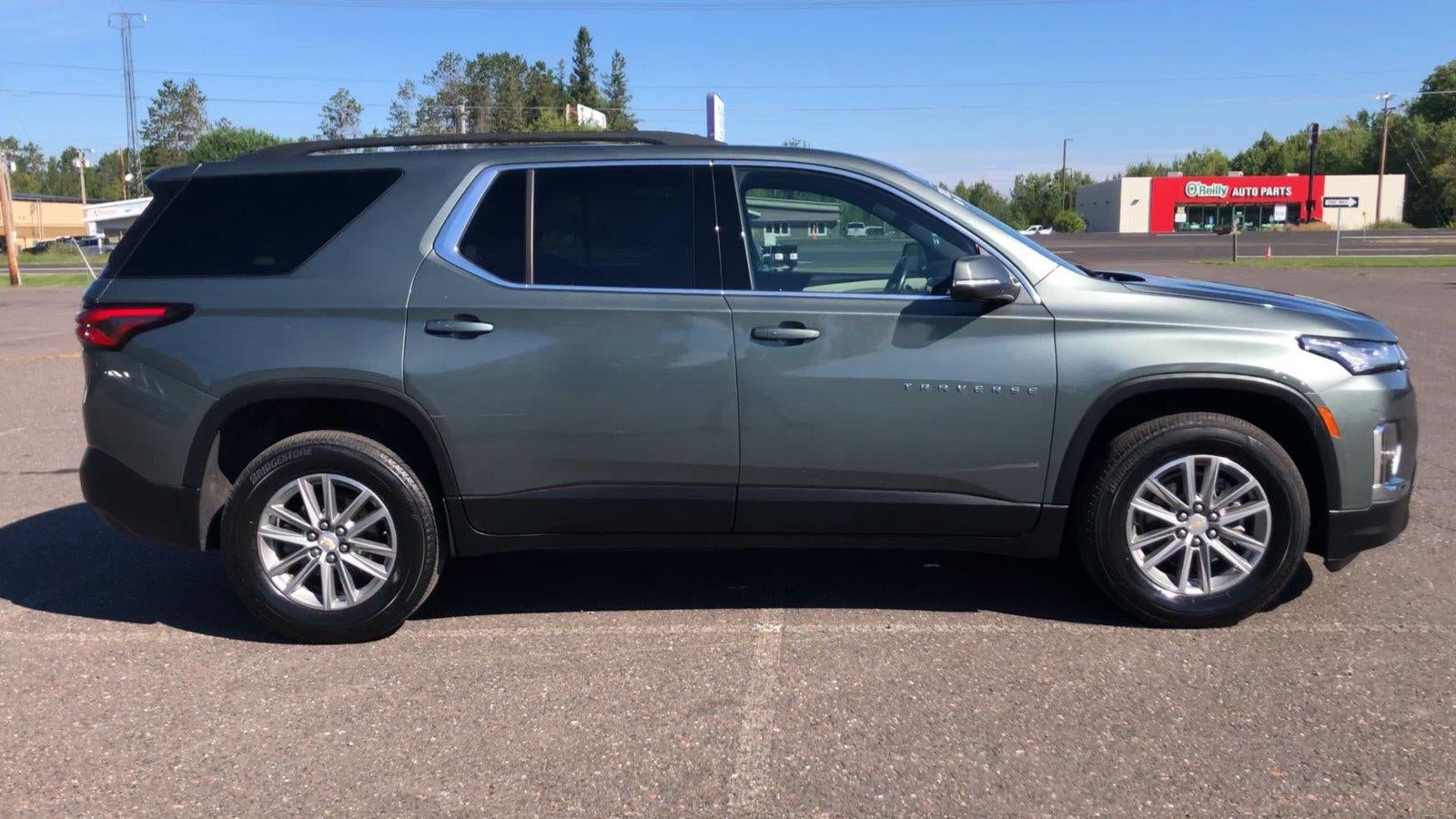 2022 Chevrolet Traverse LT Cloth