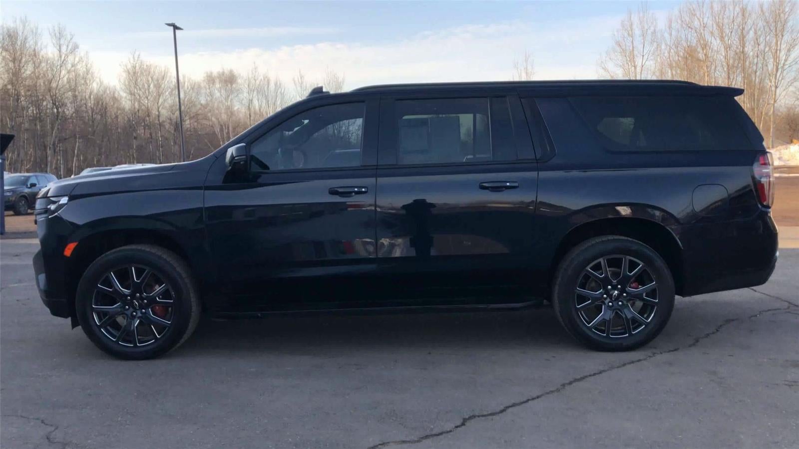 2023 Chevrolet Suburban RST