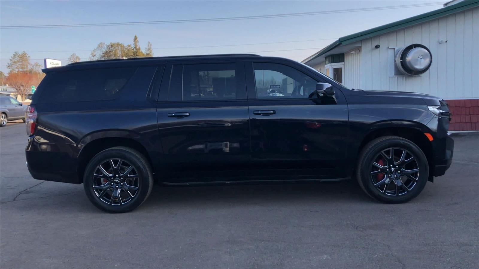 2023 Chevrolet Suburban RST