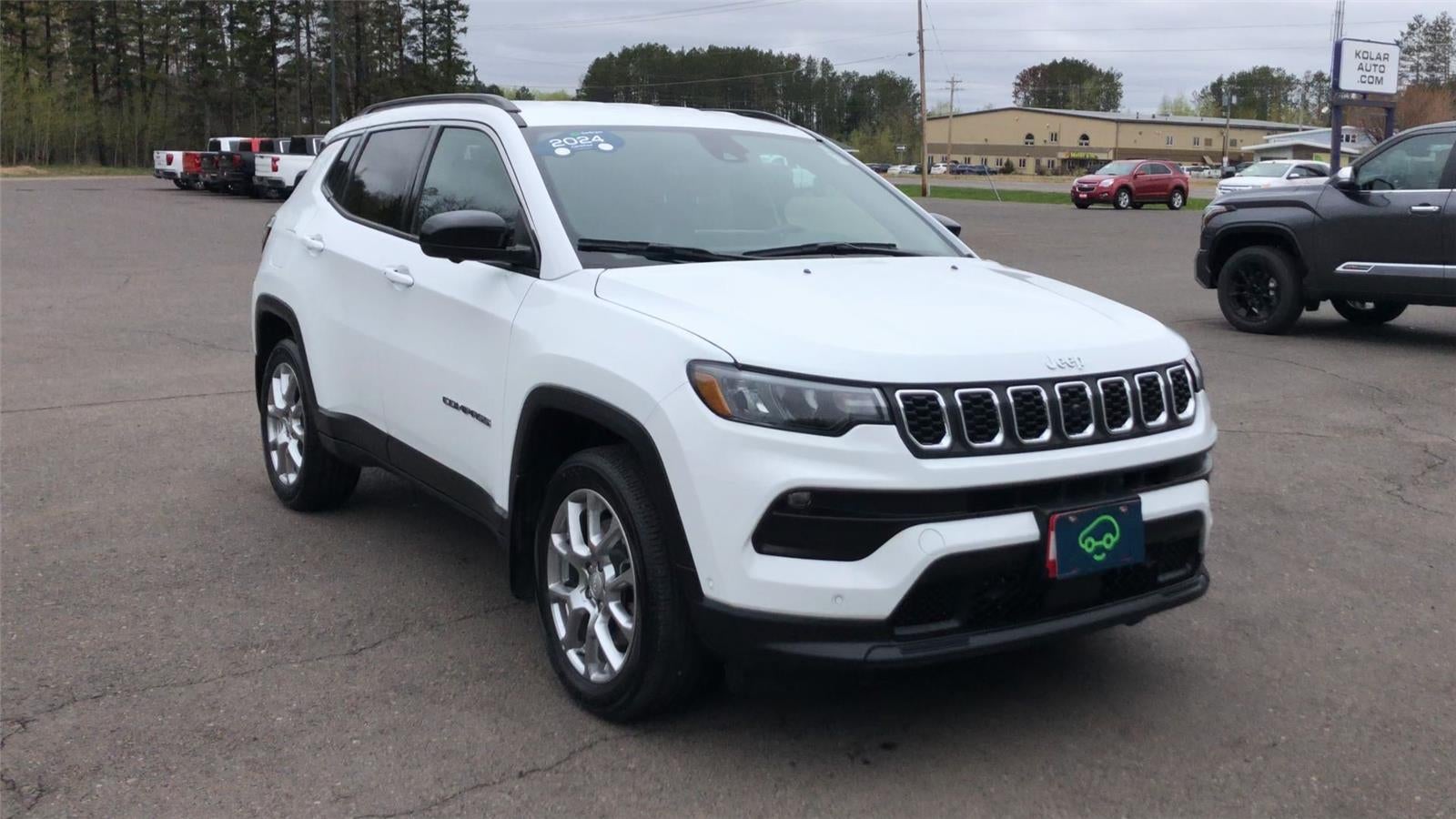 Used 2024 Jeep Compass Latitude Lux with VIN 3C4NJDFN0RT102198 for sale in Hermantown, Minnesota