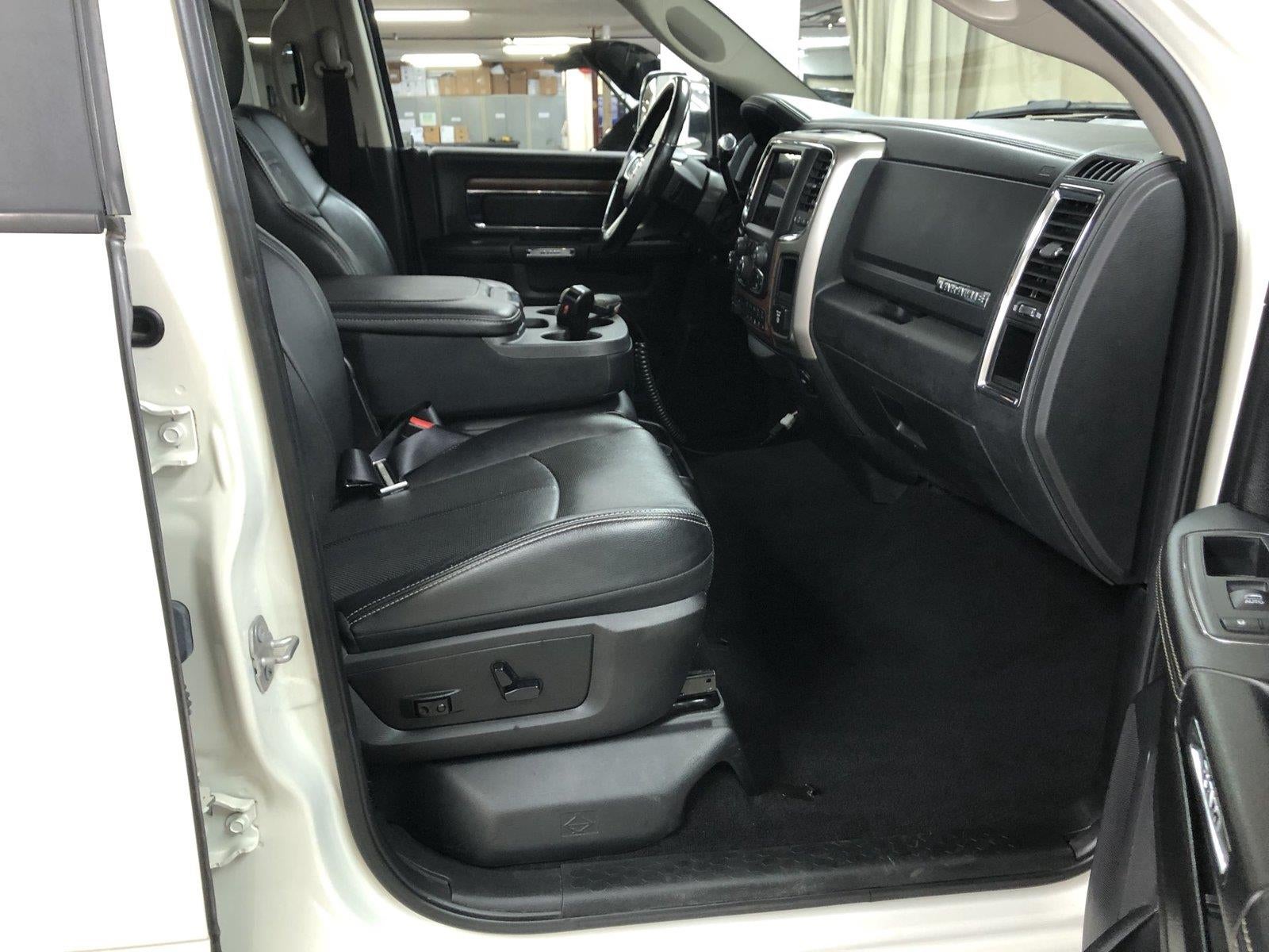 2018 RAM 2500 Laramie Crew Cab 4x4 6'4" Box