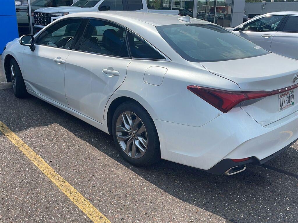 2022 Toyota Avalon XLE