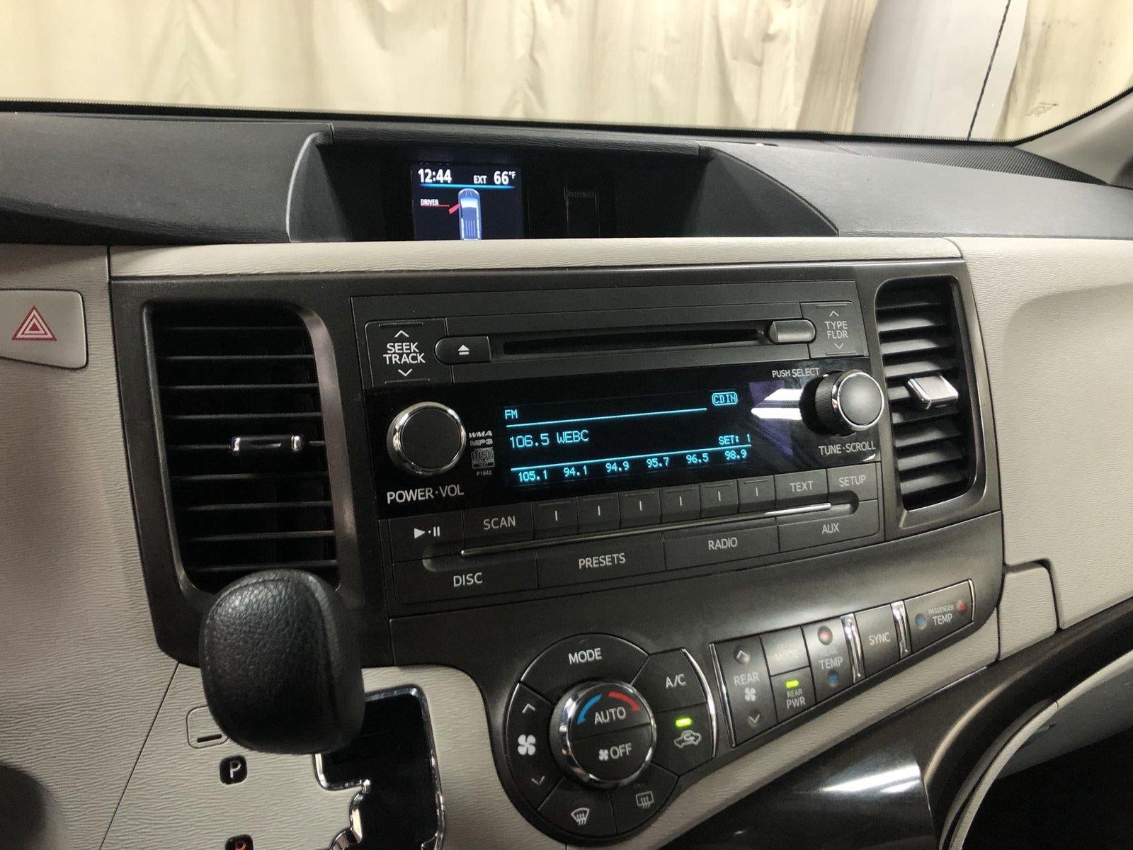 2014 Toyota Sienna LE 7 Passenger