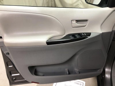 2014 Toyota Sienna LE 7 Passenger