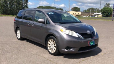2014 Toyota Sienna LE 7 Passenger