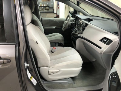 2014 Toyota Sienna LE 7 Passenger