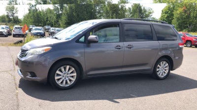 2014 Toyota Sienna LE 7 Passenger