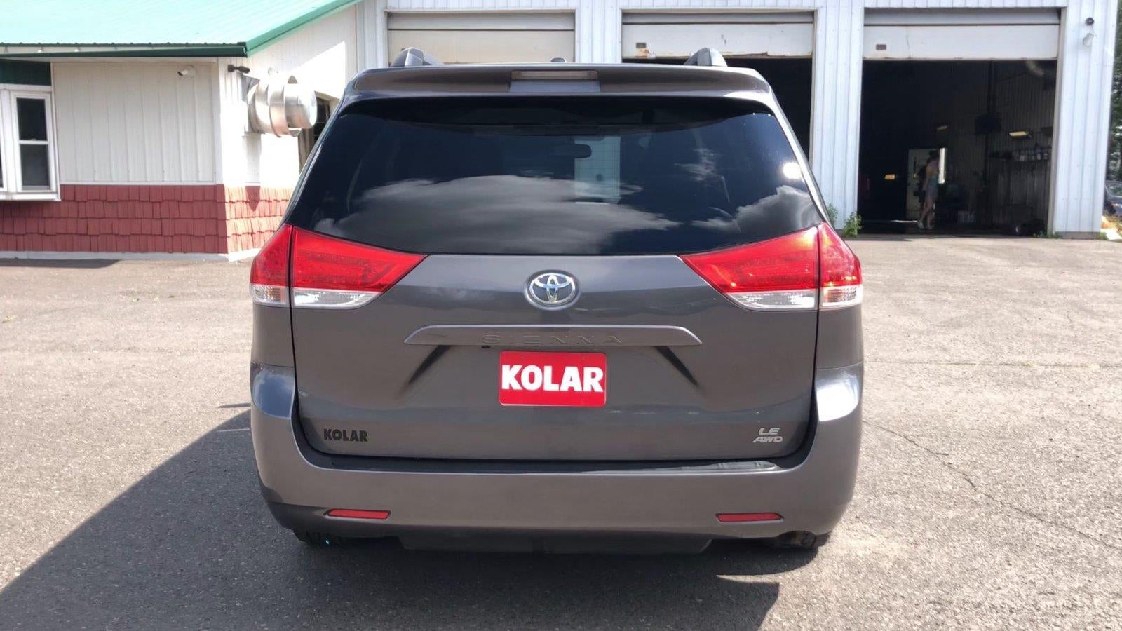 2014 Toyota Sienna LE 7 Passenger