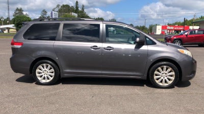 2014 Toyota Sienna LE 7 Passenger