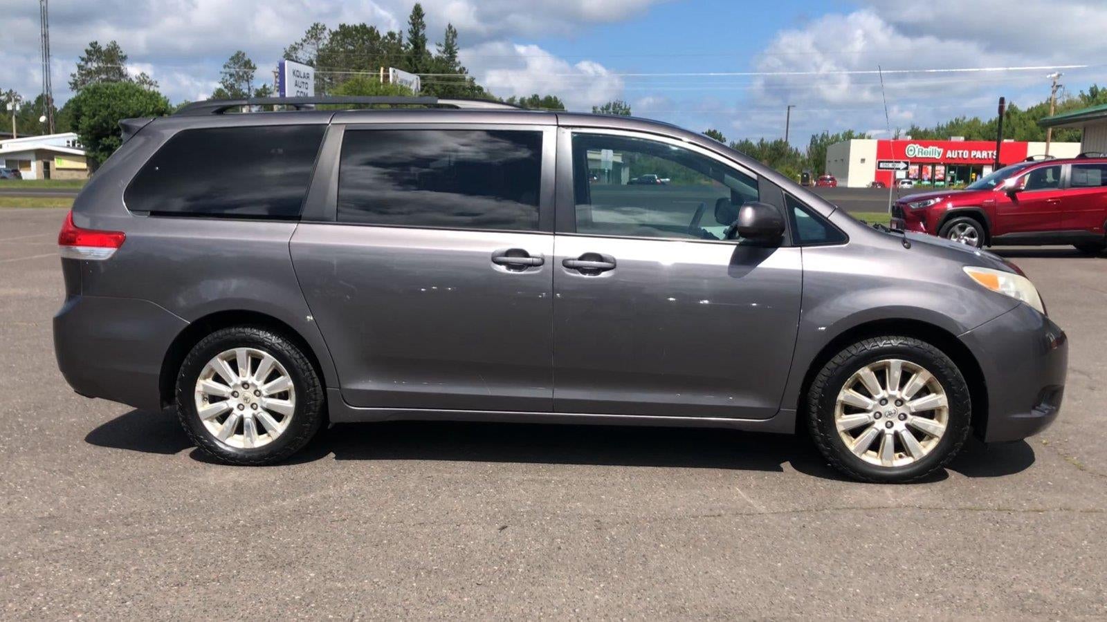 2014 Toyota Sienna LE 7 Passenger