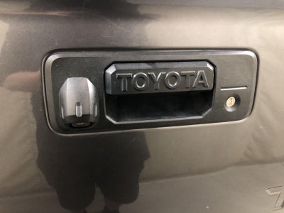 2016 Toyota Tundra SR5 5.7L V8