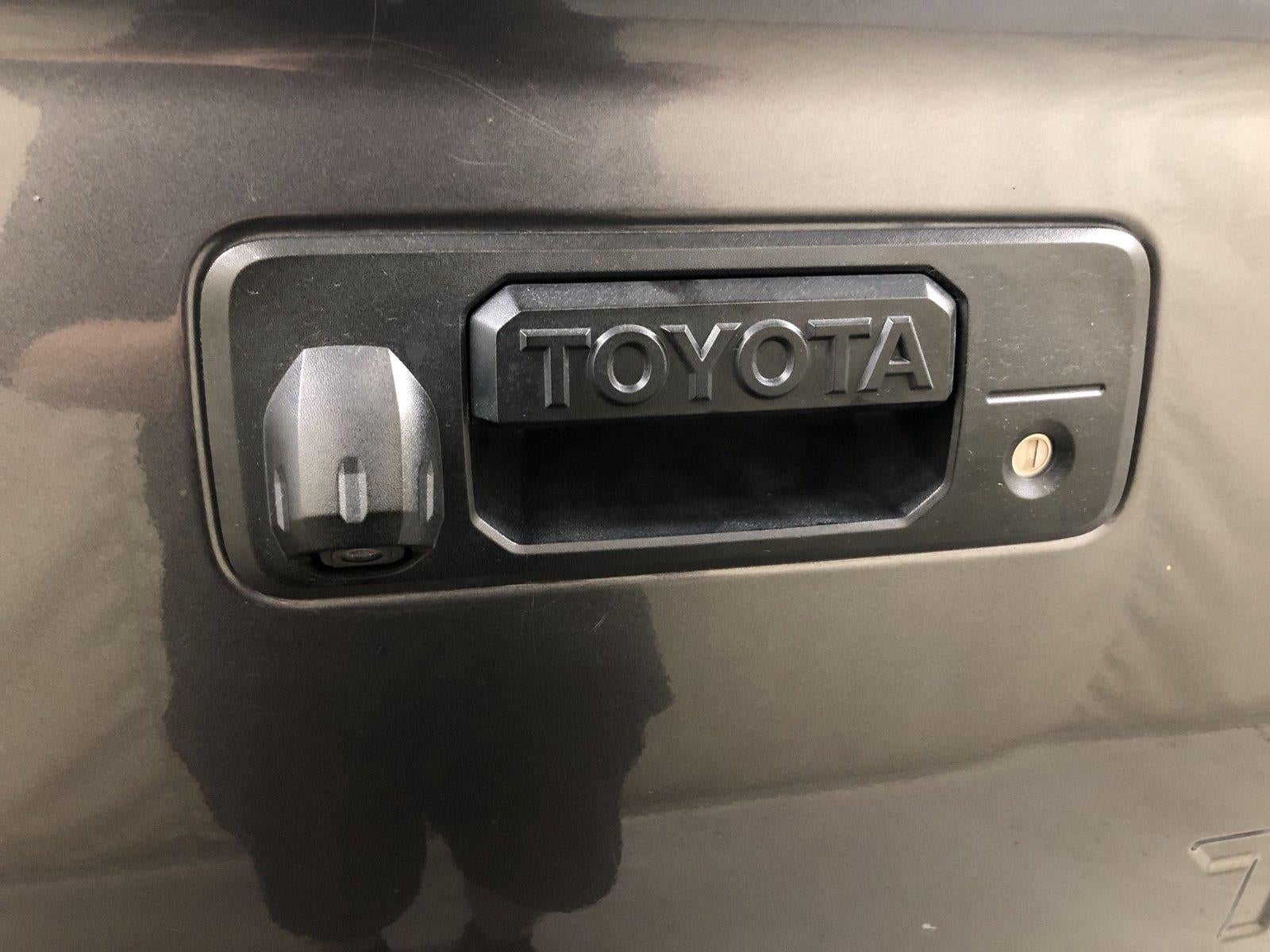 2016 Toyota Tundra SR5 5.7L V8